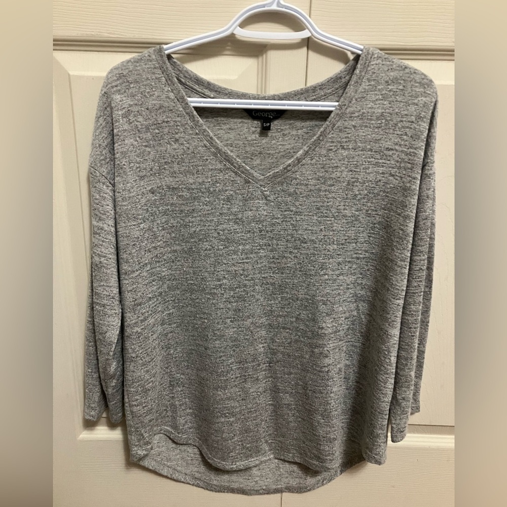 Women’s long sleeve sweater (3/4 sleeves)
